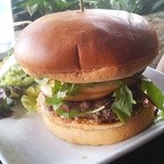 ‘Ama ‘Ama - 顔の大きさぐらいある巨大バーガー