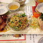 南京町 友好飯店 - チャーシュー　クラゲの黒酢和え　蒸し鶏