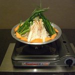 焼肉大門 - 大門特製　モツ鍋　塩味と味噌味の２種類