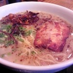 MARU龍 - にんにくラーメン：700円