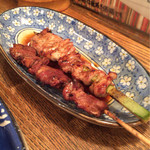 Fuuryuutei Sumibi Yakitori - タレ焼には、一味唐辛子を。