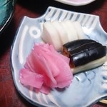 民宿まぐさ - 漬物 ♪ 彩りがきれいですね