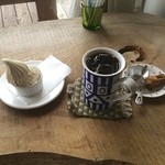 珈琲神社 - 珈琲神社カフェGのコーヒーフロート。
      税込880円。