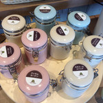 ザファームカフェ - ホットドリンクは、コーヒーに加えてフレーバーティが茶葉で用意されています。