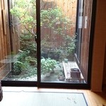 喫茶悠美 - 座敷奥の中庭