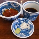 そば処 湧水 - 蕎麦ツユと天ツユ　薬味