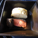 日本料理 京都 華暦 - こちらが一段目、逆三角形のお重なので、一段目が一番小さいお重になる