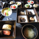 日本料理 京都 華暦 - 日本料理　華暦　朝食膳 です！もう何度もいただいてますが、いつ見ても心が躍る！これが夕食として出されても違和感はないだろう