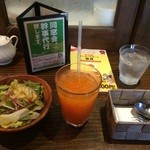 四季珈琲 - サラダ&飲み物(ビタミン)