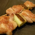 博多料理 竹茂 - 串やき「鶏もも肉」