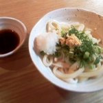 Sanukiudontoshikokuryouriuzumaki - 生醤油うどん　380円