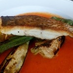 真鯛のソテー パプリカのソース ディル風味