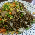 焼きそば 大和茶家 - 焼きそばの大皿盛り+豚肉とミックス野菜アップ【料理】