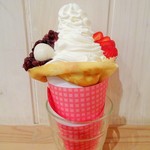 オレンジカウンティ - 白玉・生クリーム・あずき・イチゴを生クリームもりもりで♪