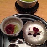 霞庭 まつばら - 梨のすりながし、ブルーベリーレアチーズケーキ