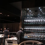 フロリレージュ - 店内風景:コの字型の大きなカウンター