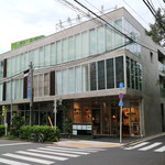 フロリレージュ - 外苑前から徒歩5分ほどの住宅街に位置するTOP100のフレンチの名店「Florilege」