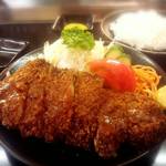 焼かつの店かつ亭 - ロースかつ定食７００円　今月のサービス品