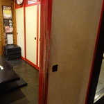 座敷席に闖入です