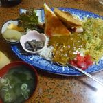 たぬき食堂 - ゴジラのえさ