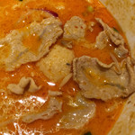 タイレストラン タニサラ - カオソーイには具がたくさん入っています。