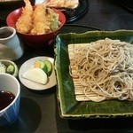手打そば 満作 - 海老天丼セット。