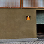 天神橋 青木 - ごく普通の商店街にあってこういう風情はちょっと異質です。