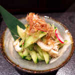 あや菜 - 塩いかきゅうり（￥530）。ボイルして塩蔵し、戻して食べるいかは、内陸国・長野ならではの味