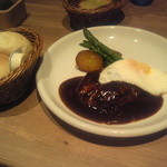 RICH - 料理写真:日替わりのハンバーグ