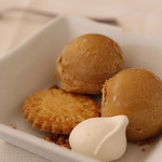 La Mère Poulard - キャラメルアイス