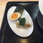 ガチ麺道場 - 鶏そば昆布の汐:具材