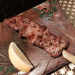 炭火焼鳥あずま - 牛タン串