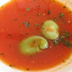 アルベロ - 裏の畑で穫れた空豆が浮かぶスープ