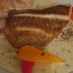 Trattoria La Padella - 鯛。グリルで。ソースが美味しすぎてパン食べ過ぎる(笑)