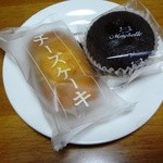 くるみ - チーズケーキ、生チョコケーキ　各100円