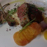 ラトラス - ニュージーランド産骨付き仔羊のロティ　プロヴァンサル野菜　ジュダニョー