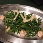 マッシモッタヴィオ - ルッコラとえびの温かいサラダ