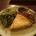 パーラー江古田 - だだちゃ豆と玉ねぎのキッシュ。（9月14日から、季節のキッシュがだだちゃ豆と玉ねぎになりました～）　だだちゃ豆たっぷり！旨し♪♪