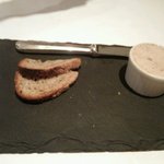 ラ・ブランシュ - パン・ド・カンパーニュと豚肉のリエット