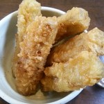 更新うどん - ごぼ天(あえてコップも入れてますｗ太いのが分かりますか？)