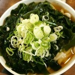 更新うどん - ごぼ天うどんわかめトッピングなのに…。わかめうどんになってまーすｗ