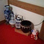 十割蕎麦 やまなか - 階段の上の置物