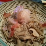 キノコおろし蕎麦 900円