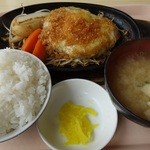 Ushiya - チーズバーグ定食　965円