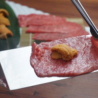 焼肉 433 - サーロインのウニ巻き２