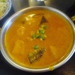 ふんわりダイニング池袋 - 日替わりランチカレー（この日はナスとチキンカレー）