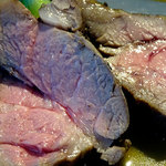 レストラン オネット - エッセ（前菜・リゾット・メイン・マドレーヌとコーヒー）1800円の、仔羊肩ロース肉の低温ロースト、カレー風味のジュのソース