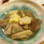 ホルモンの油カス煮込み