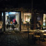 エンボカ 軽井沢 - 夜外から見たエンボカ