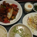 香港楼 - ワンコインと思えないゴージャスな酢豚定食(通常790円)